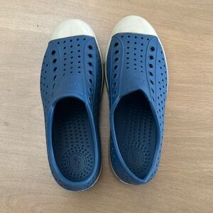 Native Jefferson Slip Ons M5 W7 Regatta Blue/Bone White